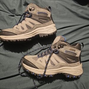 Perry Ellis Kids' Gray and Black Boots